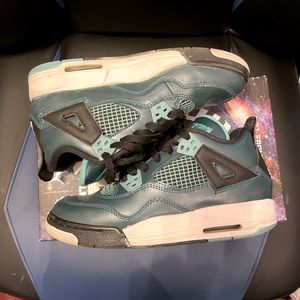 Jordan 4 30th anniversary in teal. EUC replacement box